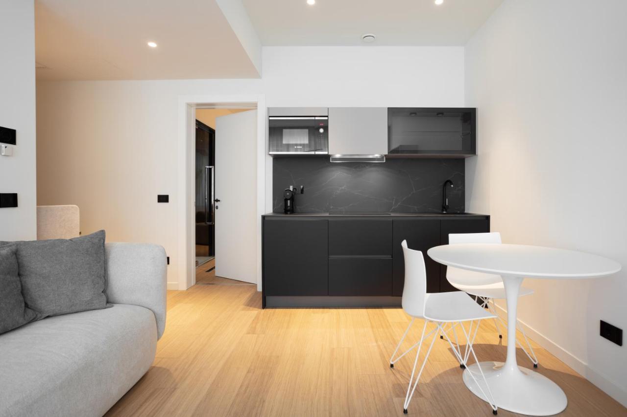 Sant'Ambrogio Apartments, Reception H24 มิลาน ภายนอก รูปภาพ